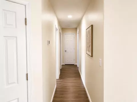 Entry Way - 111 Trenton Ave, Crestview, FL 32539 photo 4 of 4