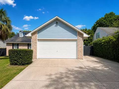 111 Trenton Ave, Crestview, FL 32539