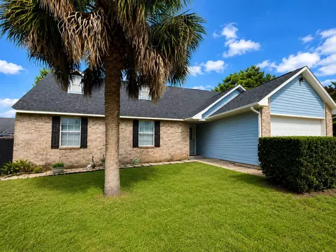 Exterior - 111 Trenton Ave, Crestview, FL 32539 photo 2 of 4
