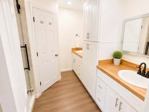 Bath - 111 Trenton Ave, Crestview, FL 32539 photo 1 of 5