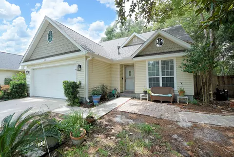 1700 Glenwood Ct, Niceville, FL 32578