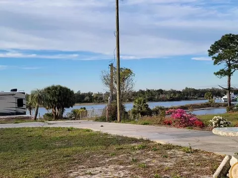 141 Blackshear Dr, Panama City, FL 32404