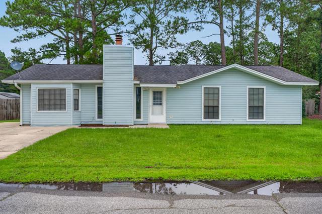 1425 Mixon Dr, Fort Walton Beach, FL 32547