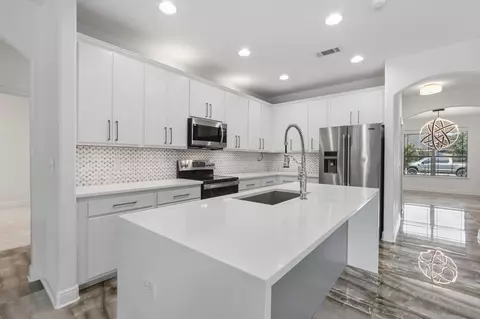 Kitchen - 201 Canopy Cv, Freeport, FL 32439 photo 5 of 5