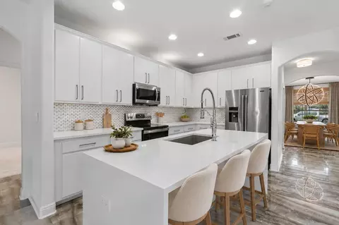 Kitchen - 201 Canopy Cv, Freeport, FL 32439 photo 6 of 7