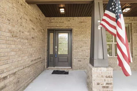 Entry Way - 201 Canopy Cv, Freeport, FL 32439 photo 2 of 9