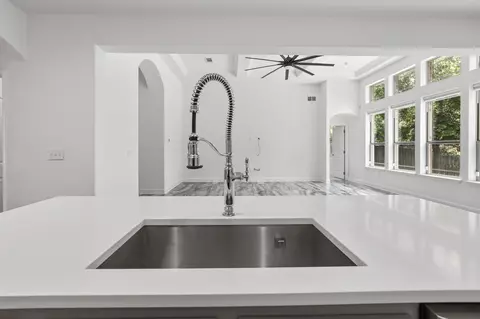 Kitchen - 201 Canopy Cv, Freeport, FL 32439 photo 3 of 5