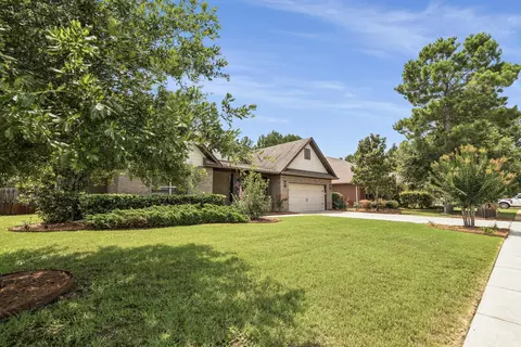 Exterior - 201 Canopy Cv, Freeport, FL 32439 photo 2 of 14
