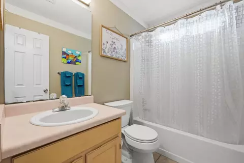 Bath - 181 Wright Cir, Niceville, FL 32578 photo 4 of 5
