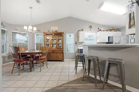 Dining - 181 Wright Cir, Niceville, FL 32578 photo 1 of 4