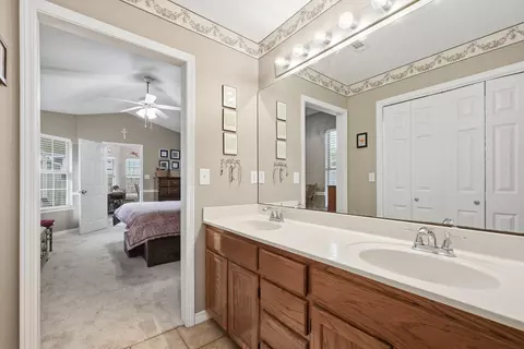 Entry Way - 181 Wright Cir, Niceville, FL 32578 photo 3 of 3