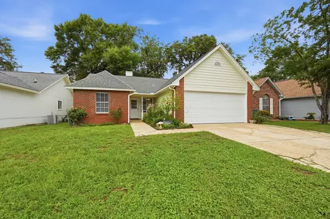 Exterior - 181 Wright Cir, Niceville, FL 32578 photo 3 of 17