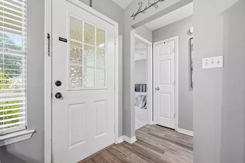 Entry Way - 181 Wright Cir, Niceville, FL 32578 photo 1 of 3