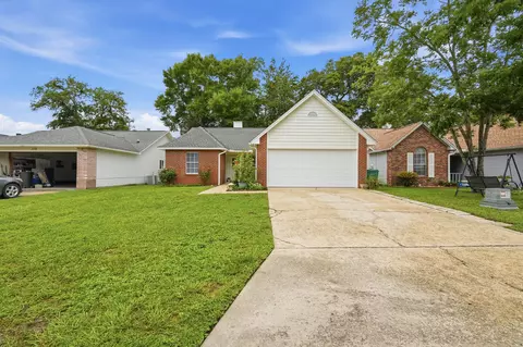 Exterior - 181 Wright Cir, Niceville, FL 32578 photo 1 of 17