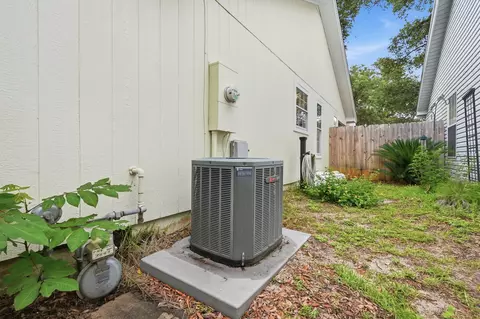 Exterior - 181 Wright Cir, Niceville, FL 32578 photo 15 of 17