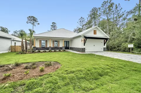 97 Muzzle St, Freeport, FL 32439