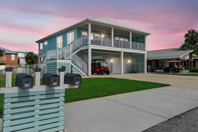 121 Belaire Dr, Panama City Beach, FL 32413