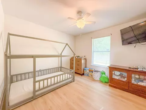 Bedroom - 6214 Flash Ln, Crestview, FL 32536 photo 8 of 8