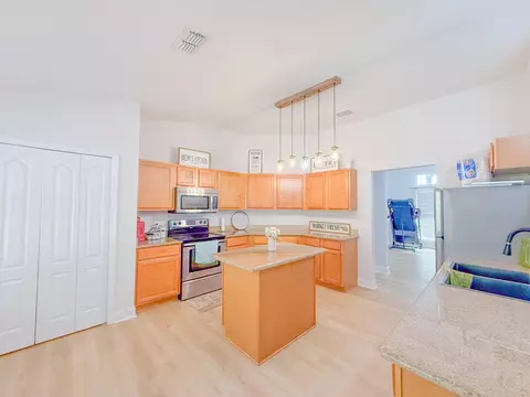 Kitchen - 6214 Flash Ln, Crestview, FL 32536 photo 2 of 6