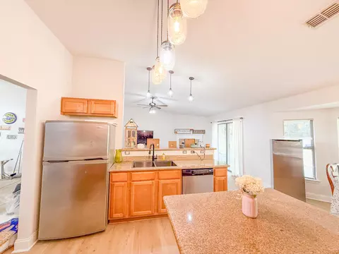 Kitchen - 6214 Flash Ln, Crestview, FL 32536 photo 5 of 6