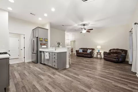 Entry Way - 5463 Monterrey Rd, Crestview, FL 32539 photo 6 of 6