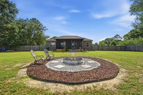 Exterior - 5463 Monterrey Rd, Crestview, FL 32539 photo 2 of 20