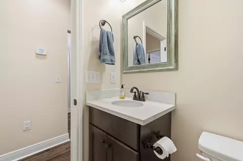Bath - 5463 Monterrey Rd, Crestview, FL 32539 photo 7 of 8