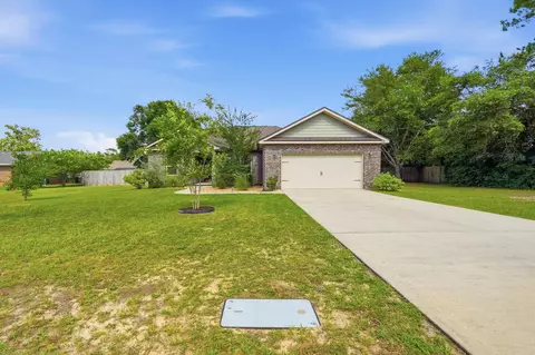 Exterior - 5463 Monterrey Rd, Crestview, FL 32539 photo 3 of 20