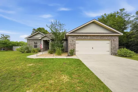 Exterior - 5463 Monterrey Rd, Crestview, FL 32539 photo 4 of 20