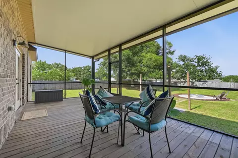 Exterior - 5463 Monterrey Rd, Crestview, FL 32539 photo 1 of 20