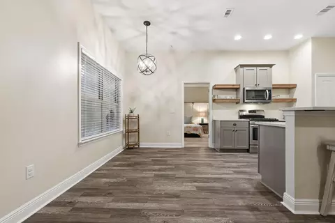 Entry Way - 5463 Monterrey Rd, Crestview, FL 32539 photo 5 of 6