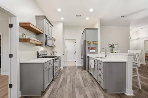 Kitchen - 5463 Monterrey Rd, Crestview, FL 32539 photo 1 of 8