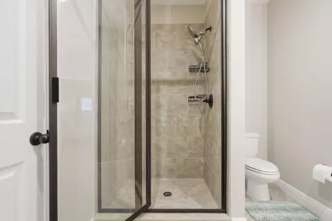 Bath - 5463 Monterrey Rd, Crestview, FL 32539 photo 4 of 8
