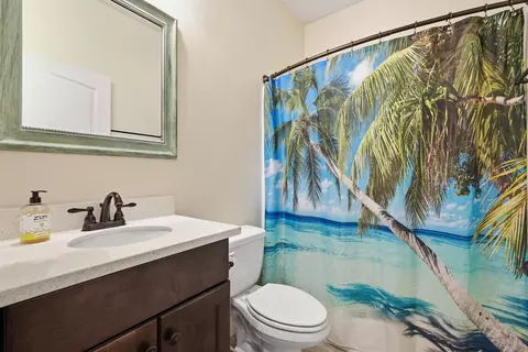 Bath - 5463 Monterrey Rd, Crestview, FL 32539 photo 6 of 8