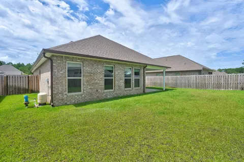 Exterior - 75 E Apollo Ave, Freeport, FL 32439 photo 6 of 8
