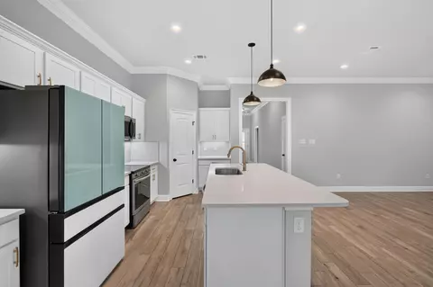 Kitchen - 75 E Apollo Ave, Freeport, FL 32439 photo 2 of 3
