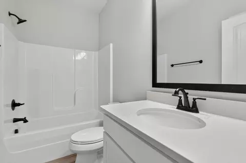 Bath - 75 E Apollo Ave, Freeport, FL 32439 photo 1 of 3