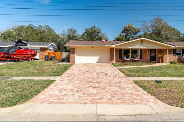 666 NE Fairway Ave, Fort Walton Beach, FL 32547