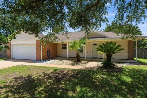 1945 Aurora Dr, Navarre, FL 32566