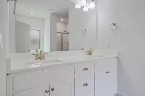 Bath - 5737 Marigold Loop, Crestview, FL 32539 photo 1 of 5