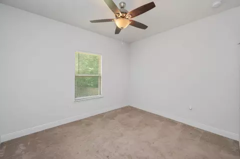 Bedroom - 5737 Marigold Loop, Crestview, FL 32539 photo 6 of 11