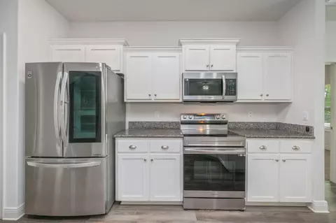 Kitchen - 5737 Marigold Loop, Crestview, FL 32539 photo 3 of 3