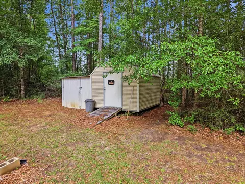 7775 Peacock Rd, Baker, FL 32531 photo 6