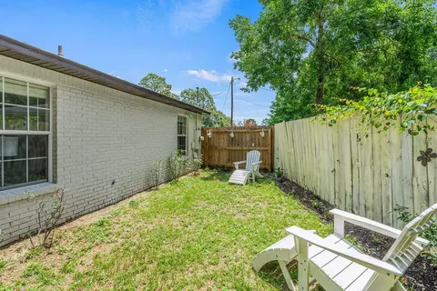 Exterior - 303 Runnymeade Dr, Crestview, FL 32539 photo 7 of 7