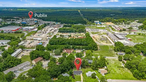 View/Area - 303 Runnymeade Dr, Crestview, FL 32539 photo 5 of 6