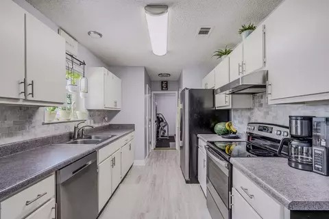 Kitchen - 303 Runnymeade Dr, Crestview, FL 32539 photo 1 of 3