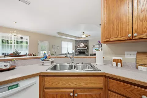 Kitchen - 5870 Oakcrest Dr, Crestview, FL 32539 photo 3 of 7
