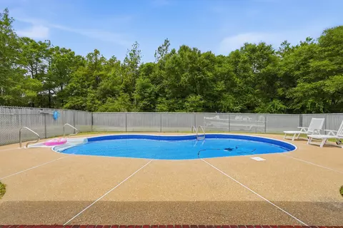 Exterior - 5870 Oakcrest Dr, Crestview, FL 32539 photo 2 of 11
