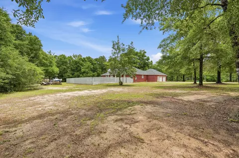 Exterior - 5870 Oakcrest Dr, Crestview, FL 32539 photo 9 of 11