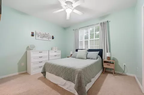 Bedroom - 5870 Oakcrest Dr, Crestview, FL 32539 photo 5 of 5